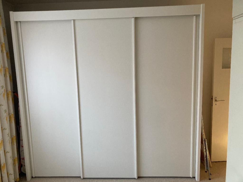 Grote witte 3 delige kledingkast met schuifdeuren en lades, Huis en Inrichting, Kasten | Kledingkasten, Zo goed als nieuw, 200 cm of meer