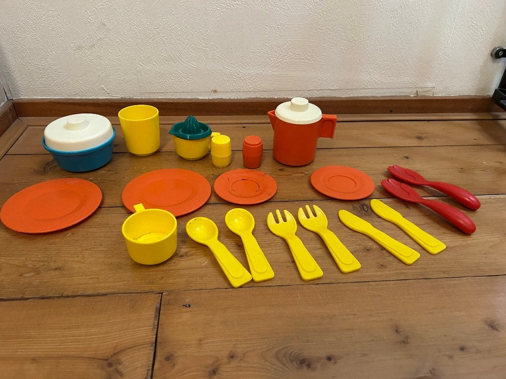 servies vintage duurzaam plastic kinderen speelgoed, Ophalen of Verzenden, Gebruikt