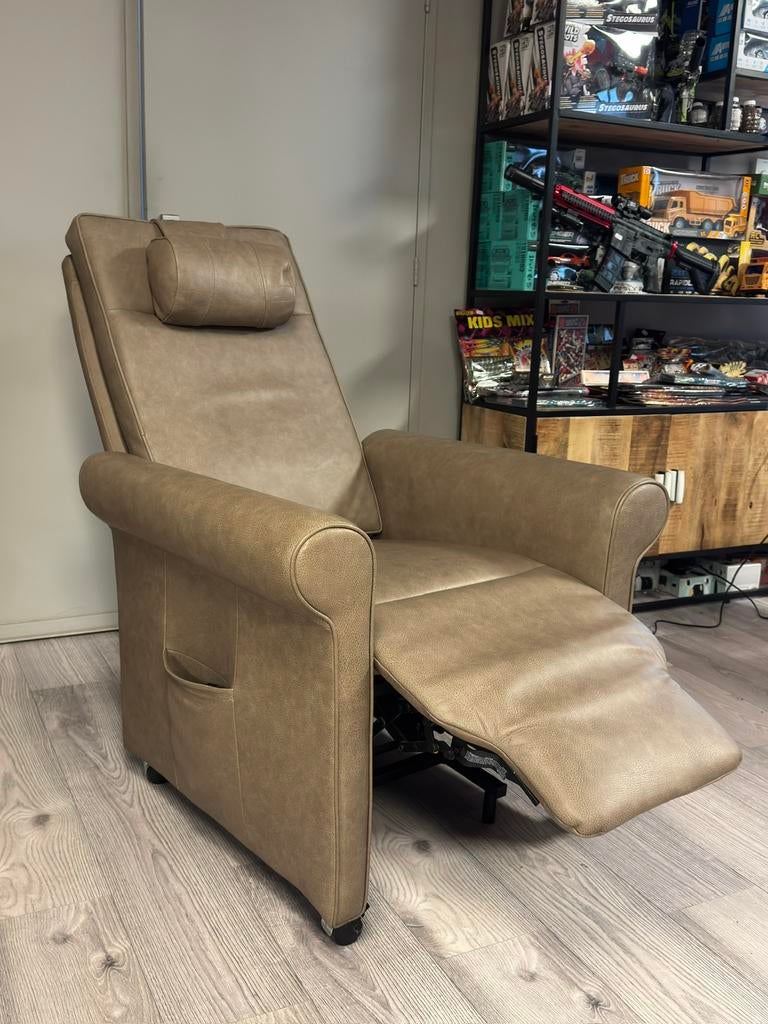 Sta op met Relax echt Leder Nieuw van €4500,-, Ophalen of Verzenden, Zo goed als nieuw, 75 tot 100 cm, 50 tot 75 cm
