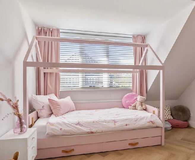 Roze bedhuisje van Sunny’s Room - handgemaakt, Ophalen, Zo goed als nieuw, Lattenbodem, Minder dan 70 cm