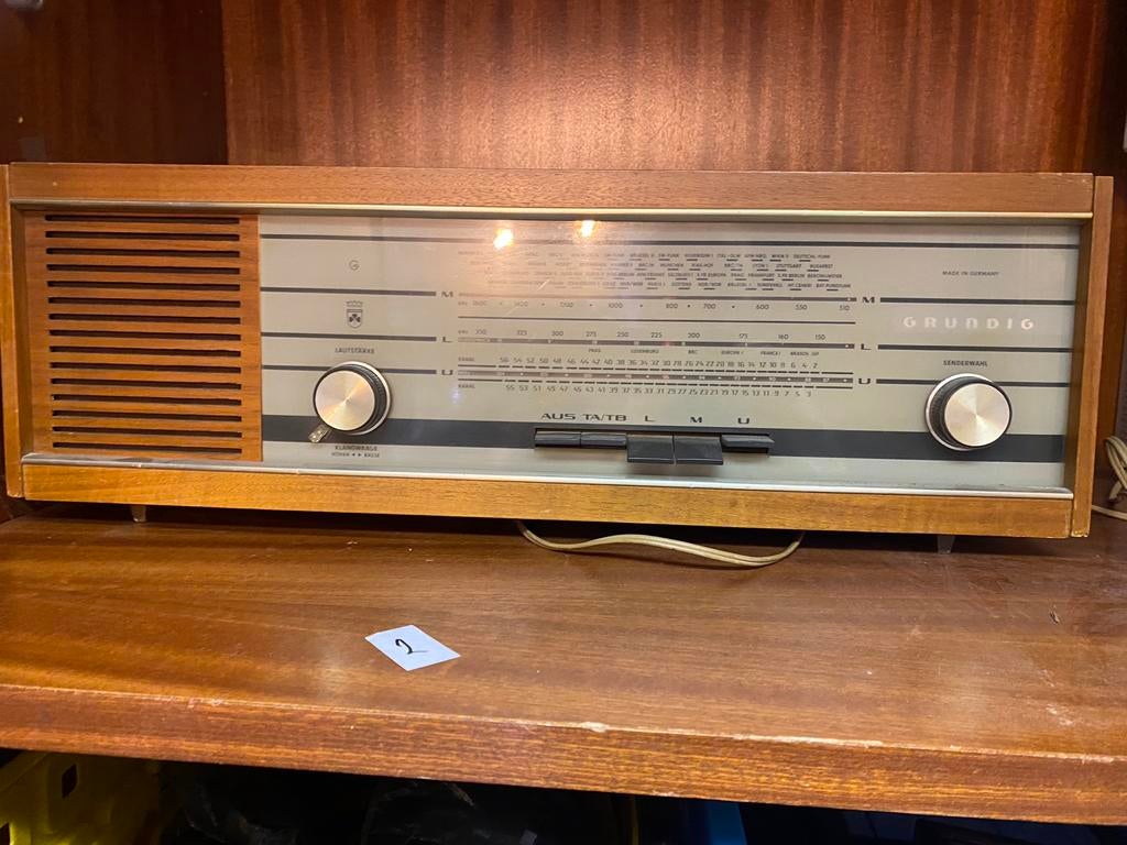 Antieke radio werkt nog steeds, Ophalen of Verzenden