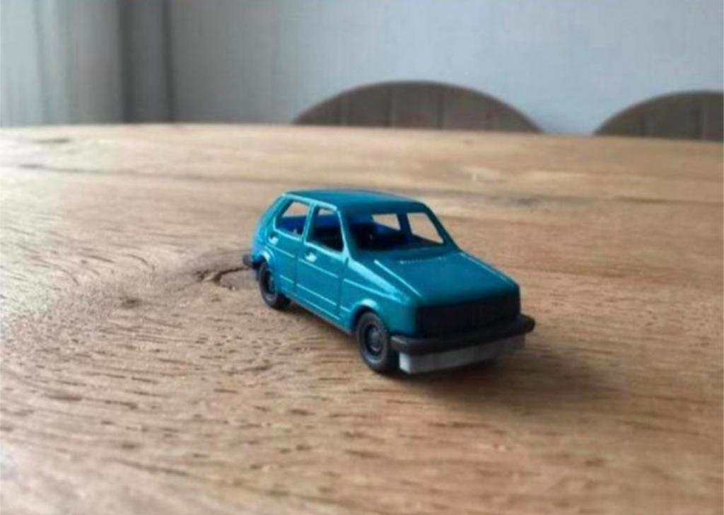 Volkswagen Golf LS schaalmodel – Made in West Germany, Hobby en Vrije tijd, Modelauto's | 1:87, Ophalen of Verzenden, Gebruikt