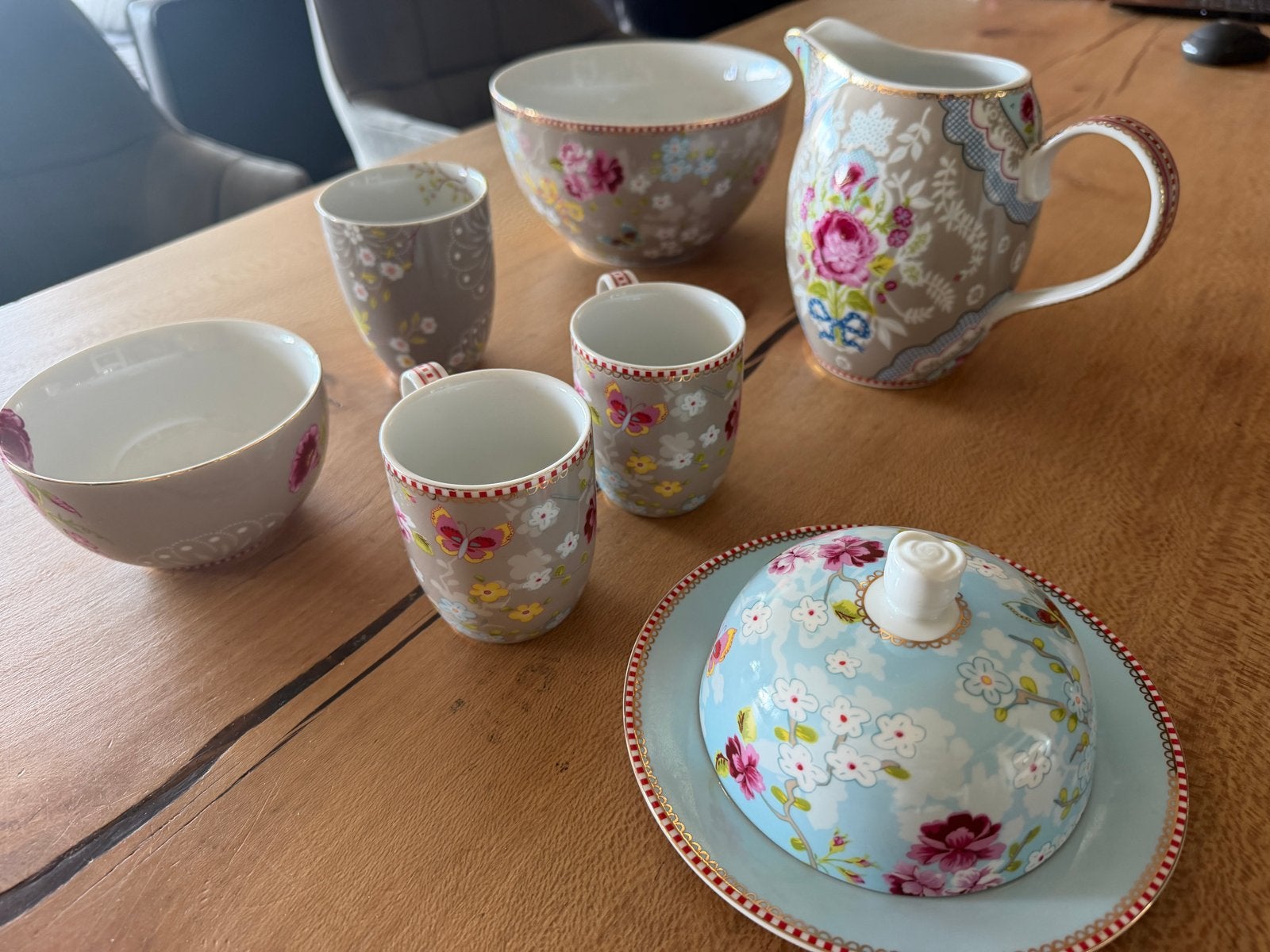 Pip Studio servies set - diverse items met bloemenprint, Ophalen, Zo goed als nieuw, Overige stijlen, Porselein