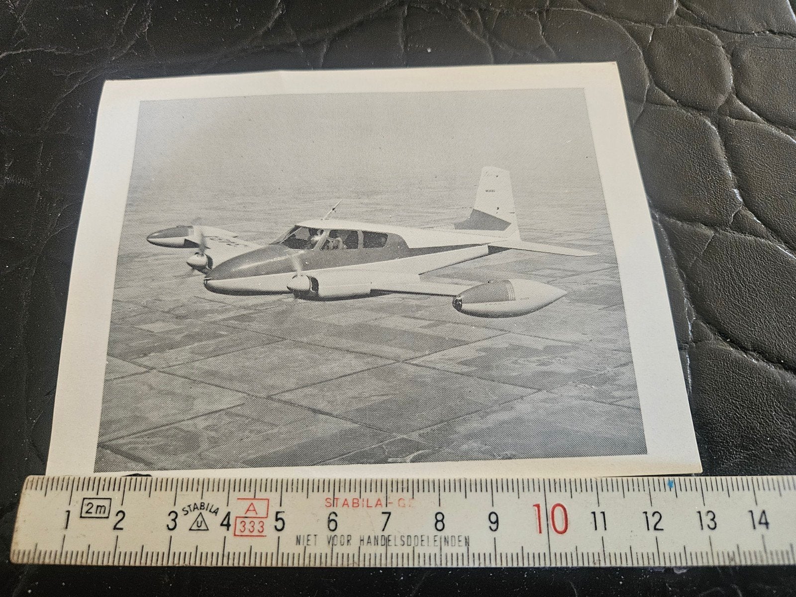 Zwart Foto van een Cessna 310, Ophalen of Verzenden, Gebruikt, Kaart, Foto of Prent
