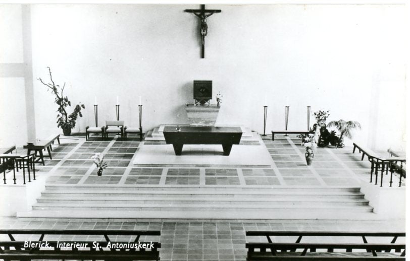 Blerick interieur St Antoniuskerk, Verzamelen, Ophalen of Verzenden, 1960 tot 1980, Gelopen, Limburg