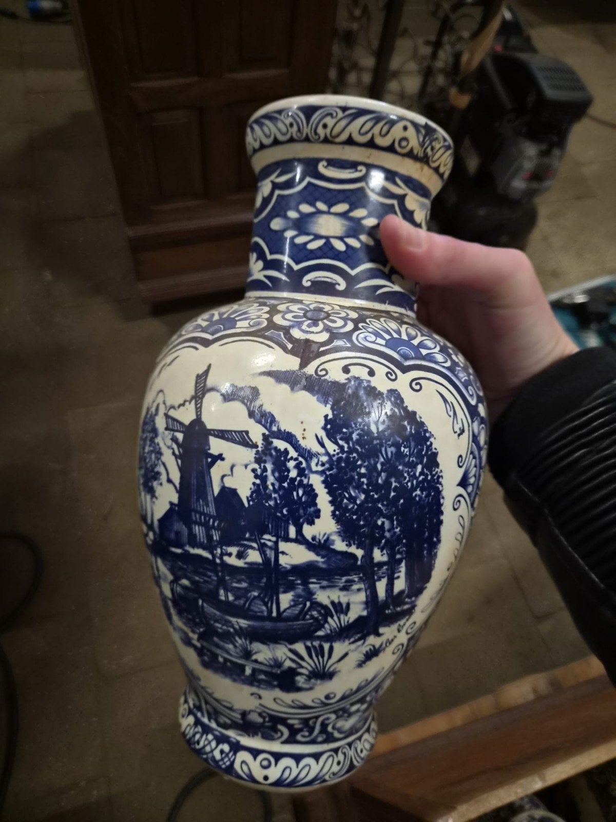 Antieke Delfts Blauwe Vaas met Molenlandschap, Ophalen