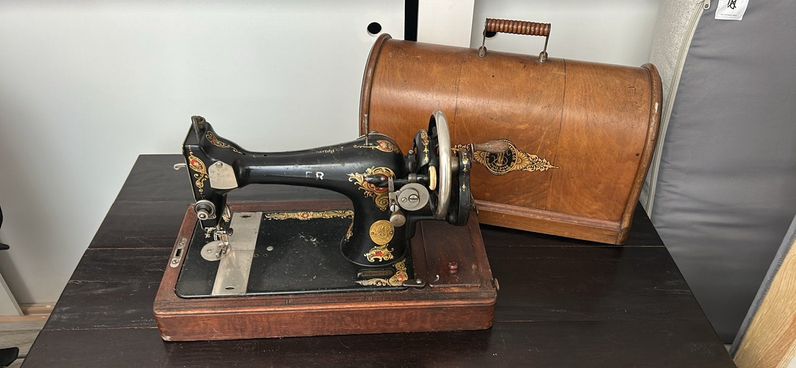 Oude naaimachine, Antiek en Kunst, Antiek | Naaimachines, Ophalen