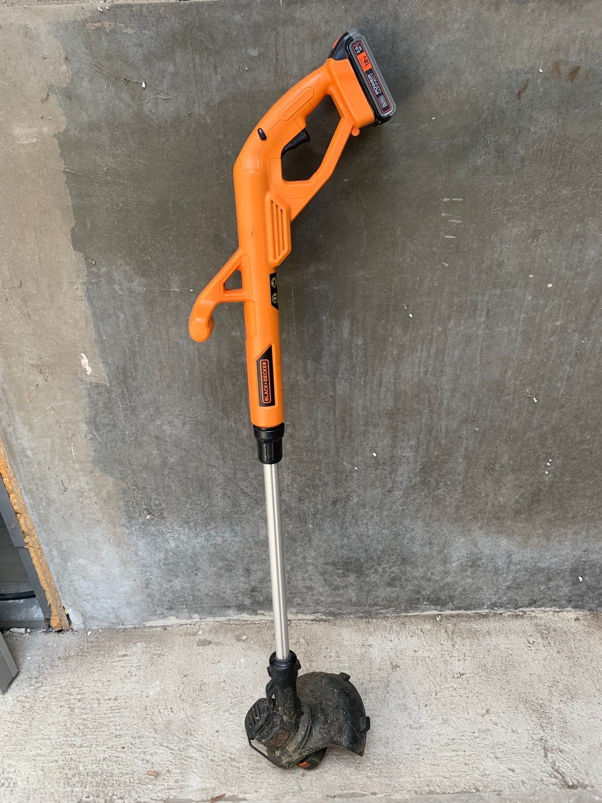 Black+Decker 18V trimmer, Tuin en Terras, Grastrimmers, Ophalen, Zo goed als nieuw, Accu