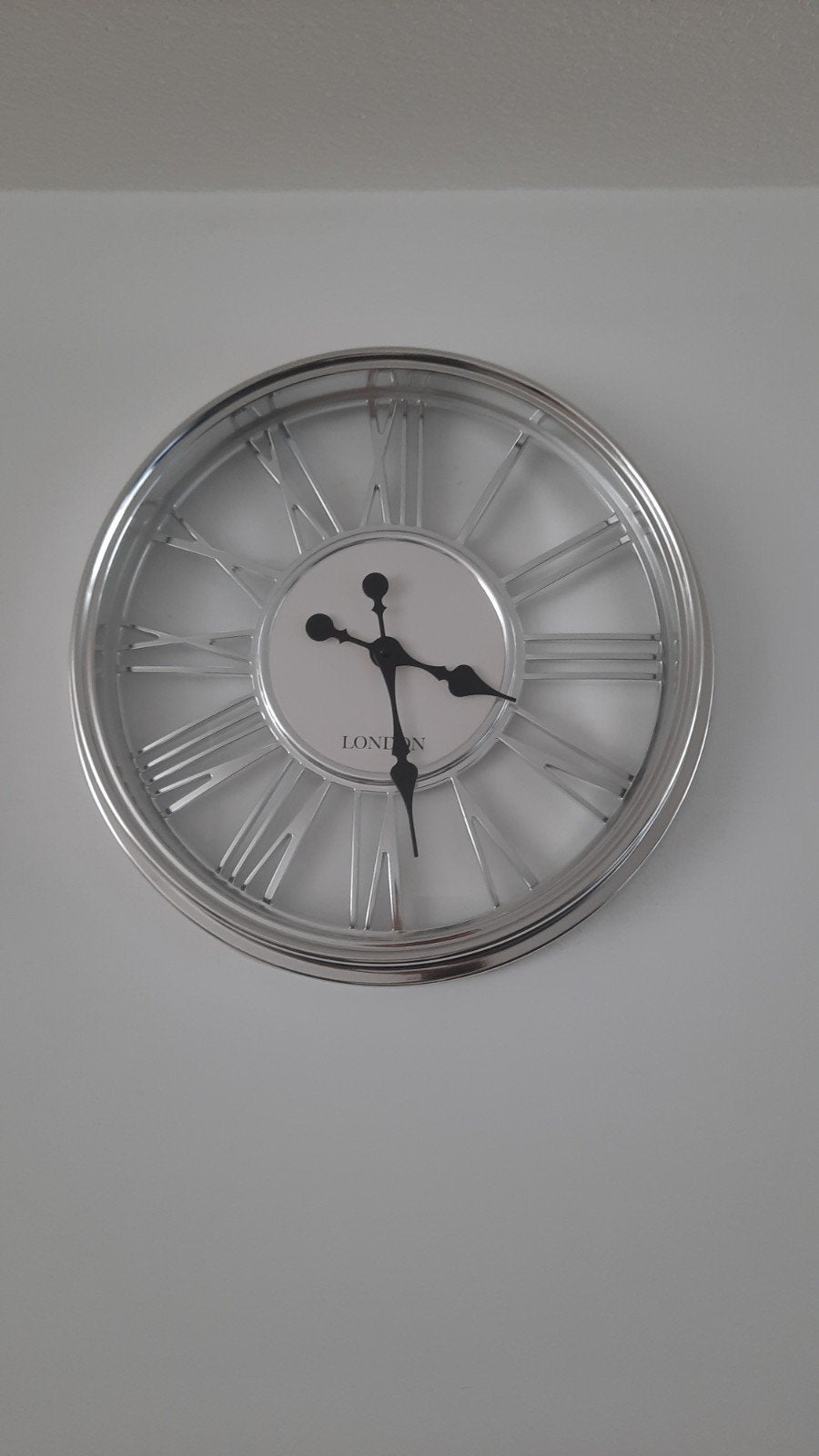 Wandklok Muurklok Klok 44 cm, Huis en Inrichting, Woonaccessoires | Klokken, Wandklok, Analoog, Werkt op batterijen, Ophalen of Verzenden