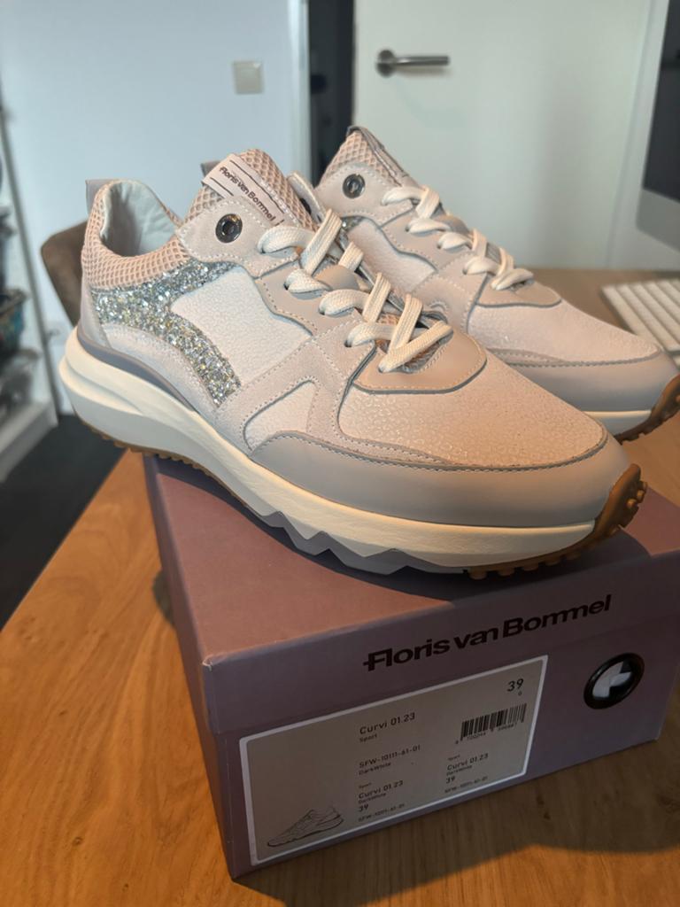 Nieuwe Floris van Bommel sneakers dames maat 39, Kleding | Dames, Schoenen, Ophalen of Verzenden, Nieuw, Sneakers of Gympen