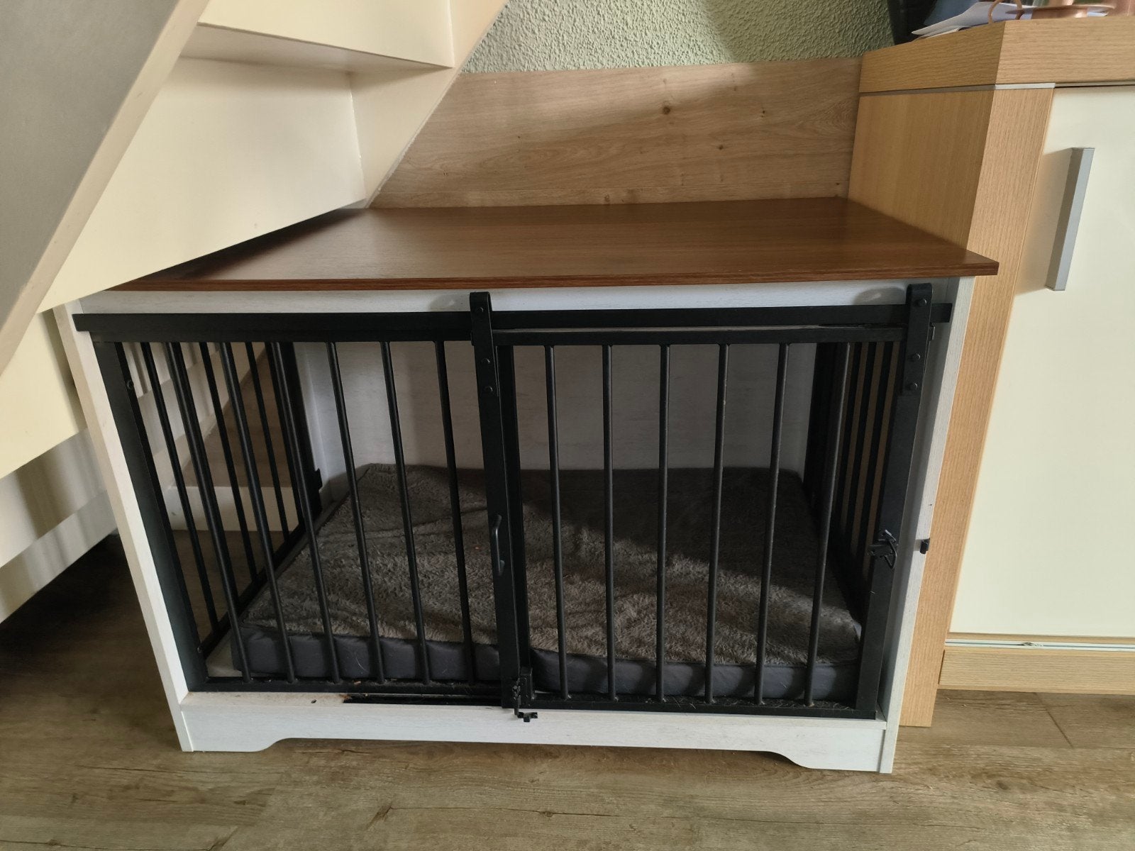 zeer mooie honden bench, Ophalen, Zo goed als nieuw