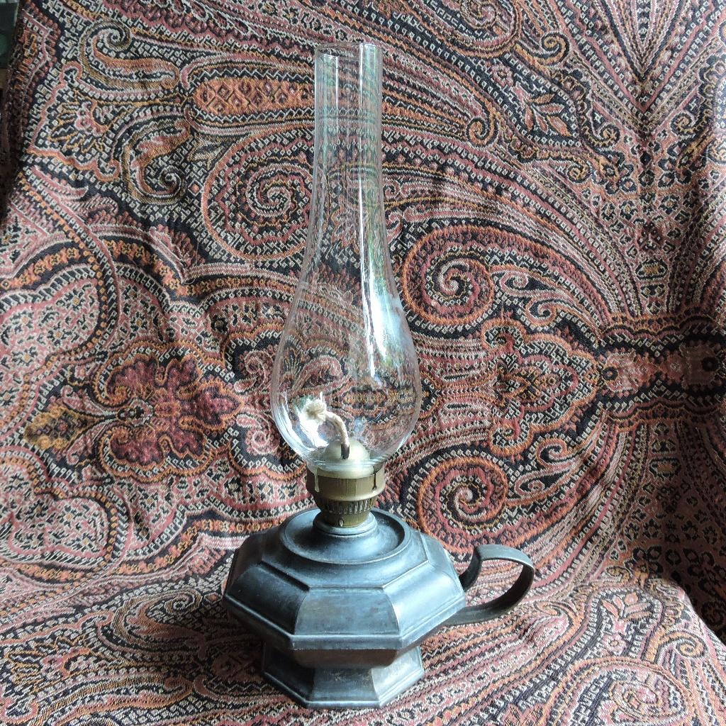 Oud tinnen olielamp glazen kap lont tin lamp, Antiek en Kunst, Antiek | Lampen, Ophalen of Verzenden