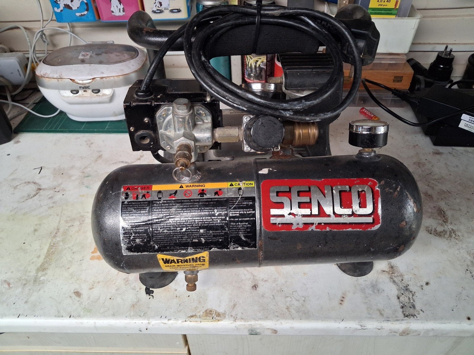SENCO PC1010 Luchtcompressor - Compact en Krachtig, Gebruikt, 6 tot 10 bar, Ophalen of Verzenden, Minder dan 200 liter/min