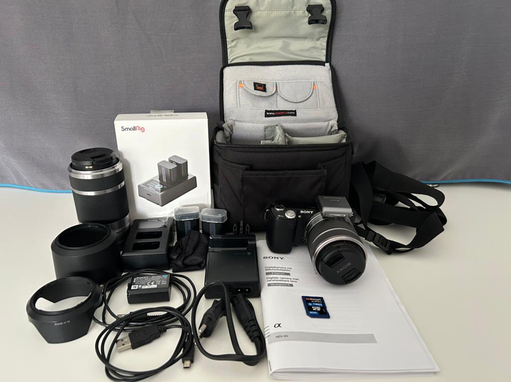 Sony NEX-5N + Lens 18-55 + Lens 55-210, 3 batterijen, Gebruikt, Ophalen of Verzenden, Sony, 16 Megapixel