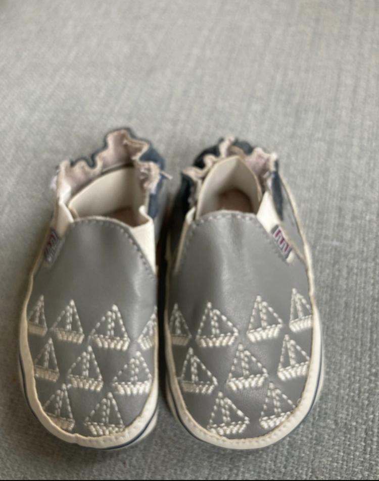 Melton babyslofjes schapenvacht zeilbootjes maat 0-6 maanden, Kinderen en Baby's, Babykleding | Schoentjes en Sokjes, Slofjes