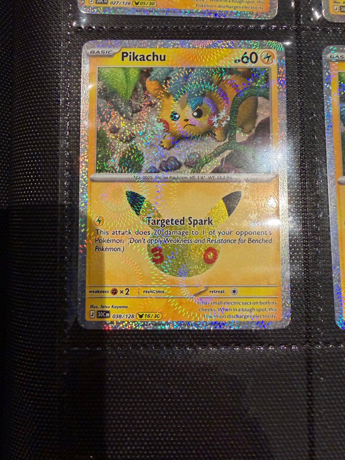 30ste Pikachu 038/128 Holo Foil Pokémon Kaart, Ophalen, Zo goed als nieuw, Losse kaart, Foil