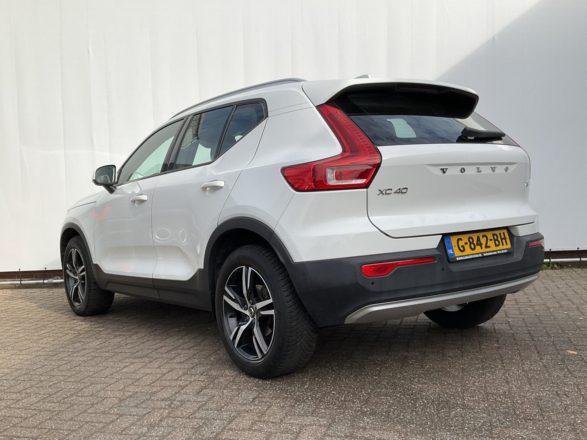 Volvo XC40 1.5 T3 Momentum Pro Panoramadak Hoge zit Trekhaak, Automatische klimaatregeling, Gebruikt, Euro 6, Wit