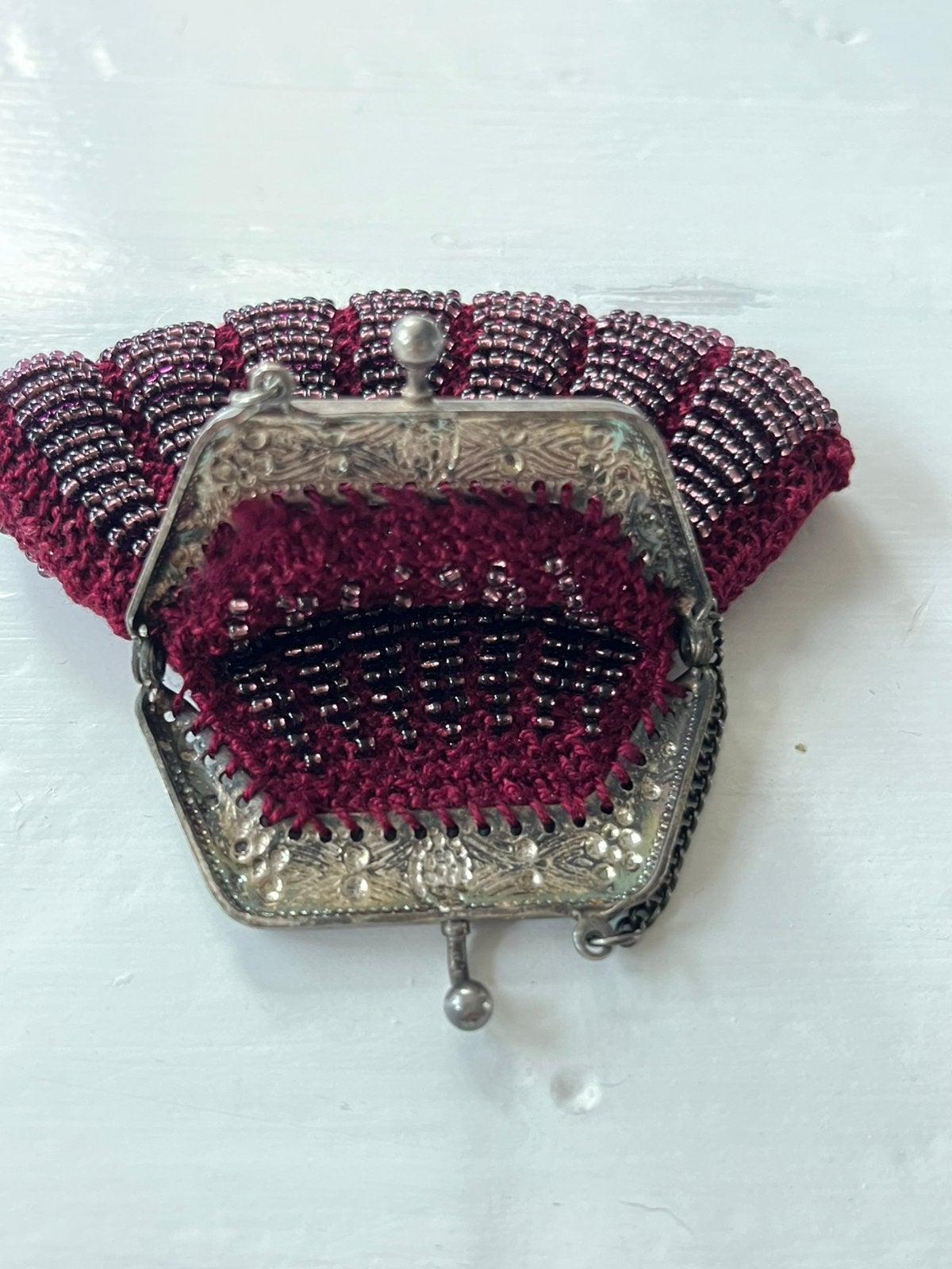 Prachtig antiek kralentasje donkerrood van kleur begin 1900, Antiek en Kunst, Ophalen of Verzenden