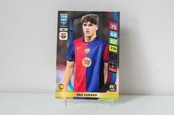 Fifa 365 Panini Trading Card Pau Cubarsi, Ophalen of Verzenden, Zo goed als nieuw, Losse kaart