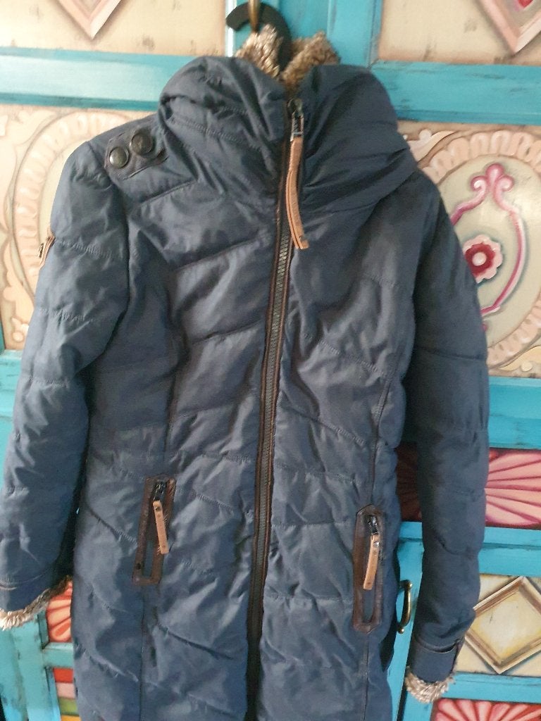 Blauwe Naketano winterjas met bontkraag - Maat M, Kleding | Dames, Maat 38/40 (M), Blauw, Ophalen of Verzenden, Gedragen