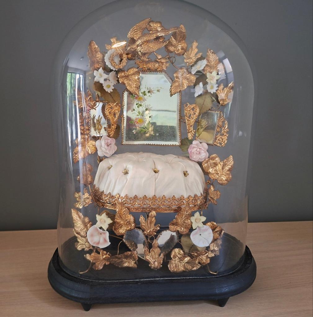 Antieke Bruidsstoel met stolp, Ophalen