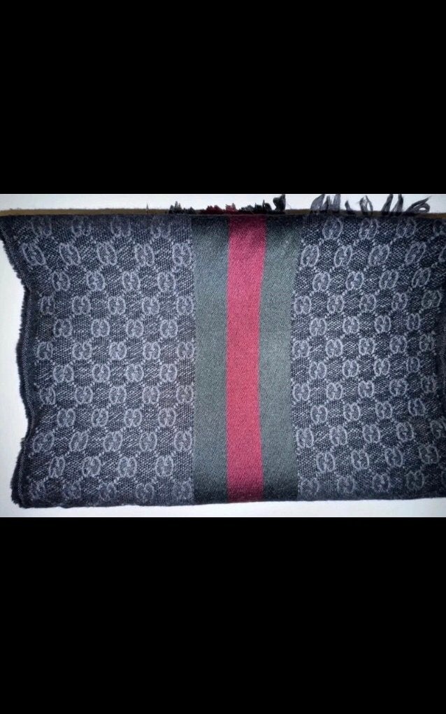 Gucci sjaal, Ophalen of Verzenden, Nieuw, Maat 46/48 (XL) of groter, Sjaal