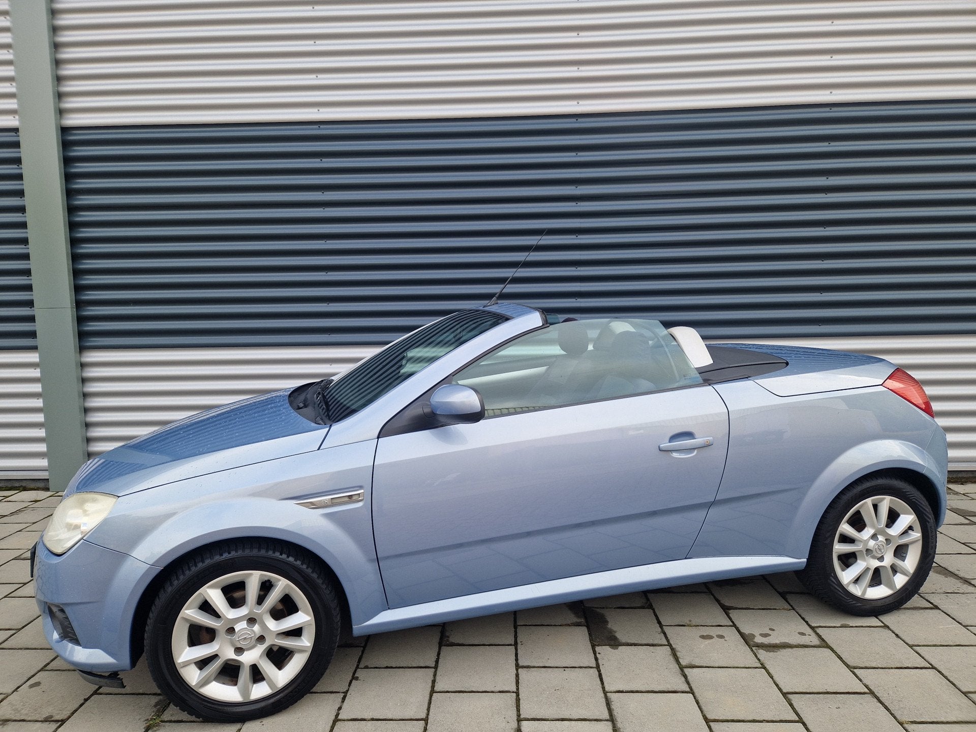 Opel Tigra TwinTop 1.4-16V Enjoy (bj 2005), Auto's, Opel, Voorwielaandrijving, Gebruikt, 4 cilinders, Cabriolet