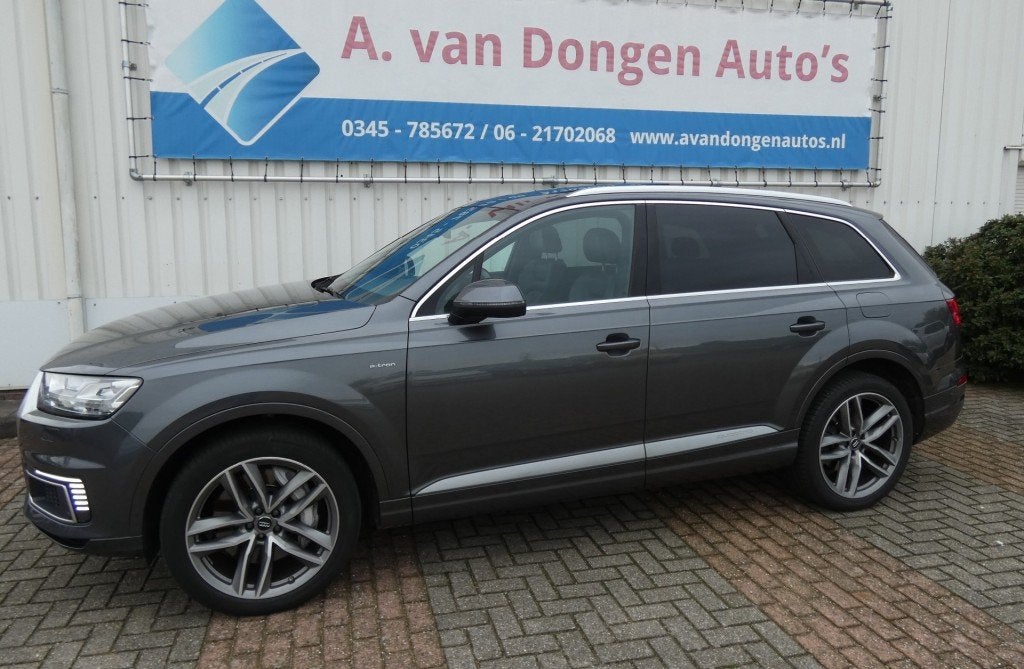 Audi Q7 3.0 TDI E-TRON QUATTRO S-Line,Pano,Leer,Camera.Memor, Auto's, Gebruikt, 259 pk, 2800 kg, Leder