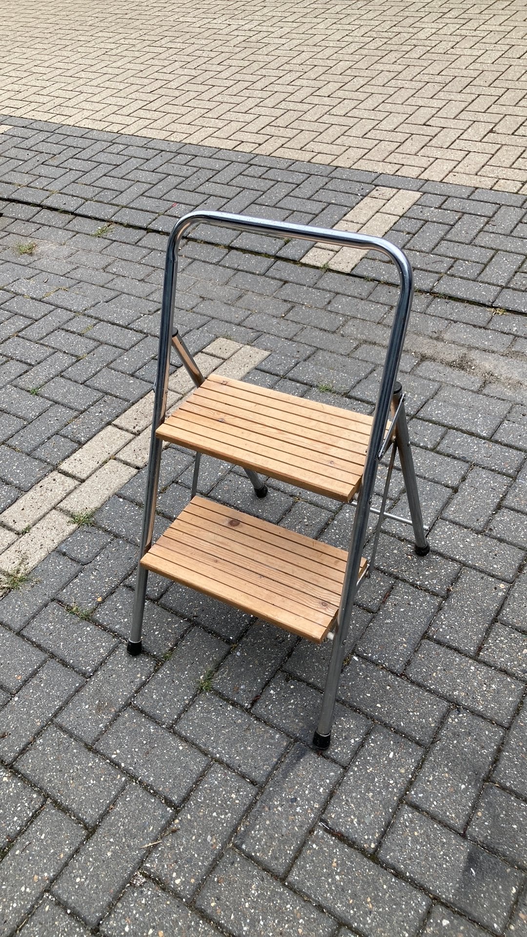 Vintage retro huishoudtrapje, Ophalen