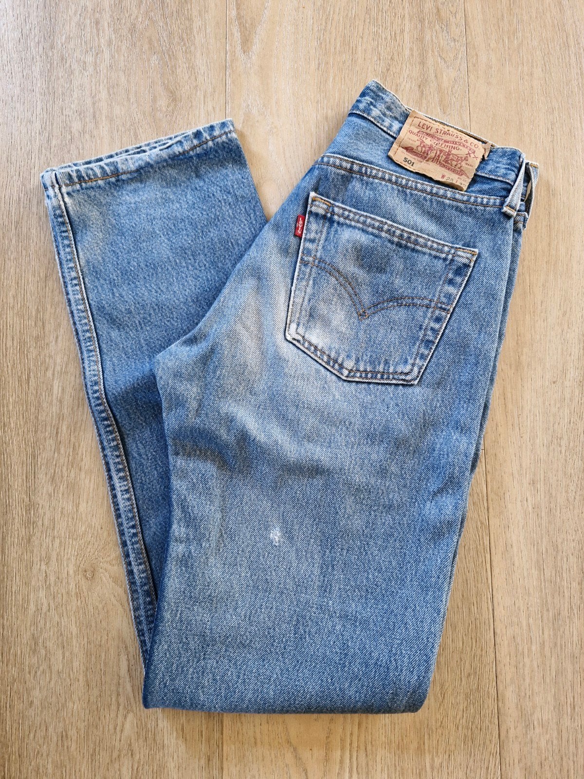 Vintage Levi's 501 jeans mooie wassing mt W28 x L32 zgan, Blauw, Ophalen of Verzenden, Zo goed als nieuw, W27 (confectie 34) of kleiner