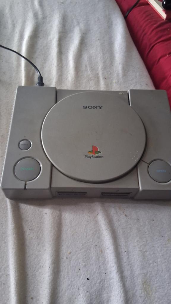 Playstation 1 SCPH-1002 met modchip en controller, Spelcomputers en Games, Ophalen of Verzenden