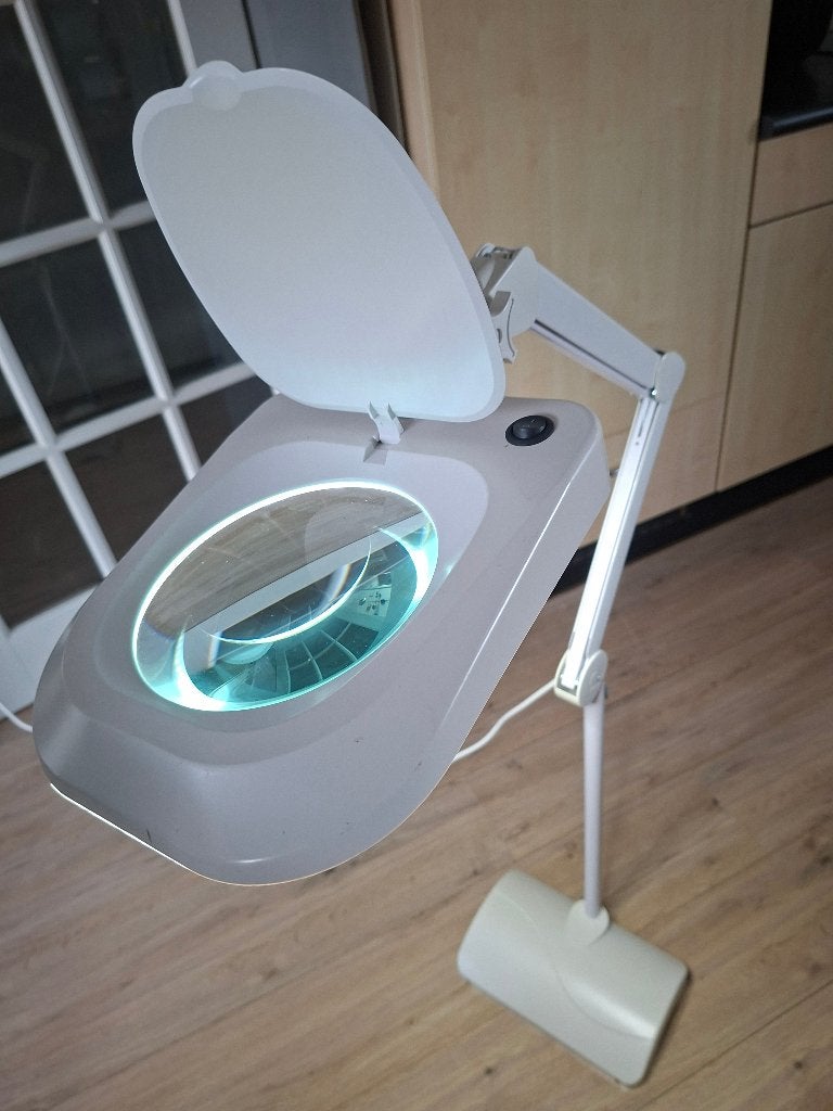 Vergroot lamp, Ophalen, Gebruikt, Loeplamp