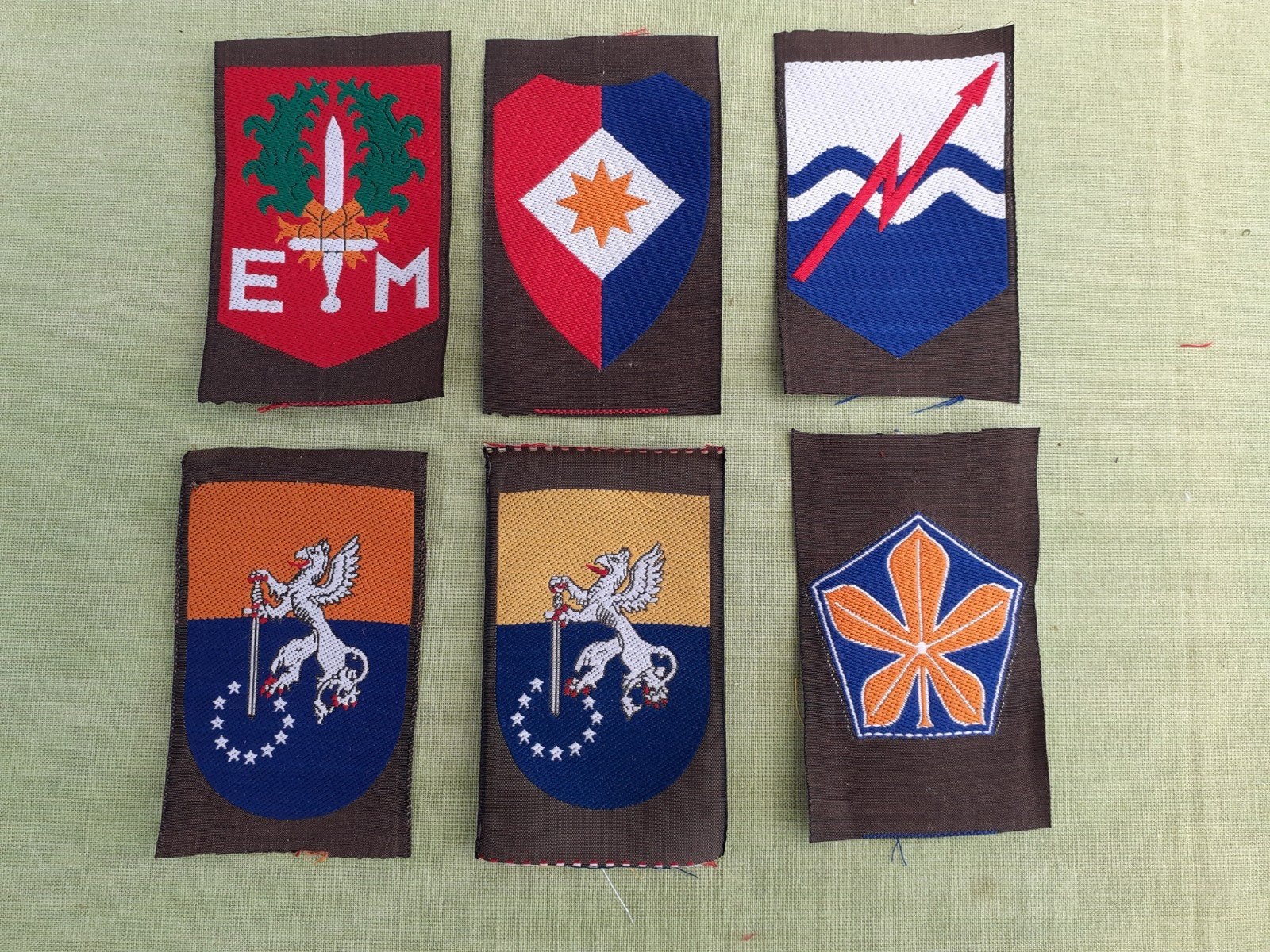 6 mouwemblemen,  samen voor € 10, Verzamelen, Ophalen of Verzenden, Landmacht, Nederland, Embleem of Badge