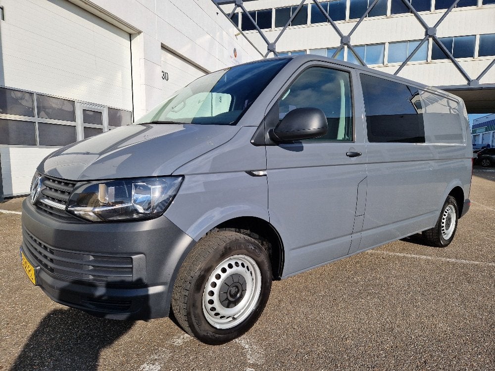 Volkswagen Transporter 2.0 TDI L2H1 DC euro6 150pk zeer mooi, Auto's, Voorwielaandrijving, Dealer onderhouden, Stof, Gebruikt