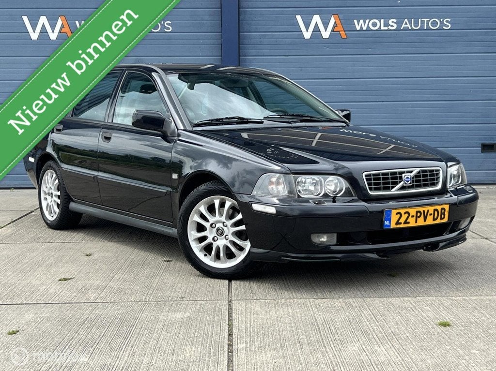 Volvo S40 2.0 T Europa / LEDER / APK 03-2027 / CRUISE!, Auto's, Volvo, Gebruikt, 4 cilinders, Handgeschakeld, Sedan