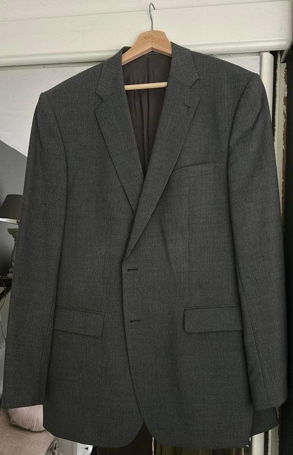 Prachtig grijs kostuum maat 110 DUOMO, Kleding | Heren, Ophalen of Verzenden, Zo goed als nieuw, Overige maten, Grijs