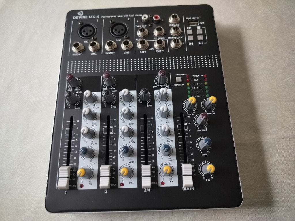 Mengpaneel van Devine MX-4 met mp3 speler en FX als nieuw., Ophalen of Verzenden, Zo goed als nieuw, 5 tot 10 kanalen, Microfooningang