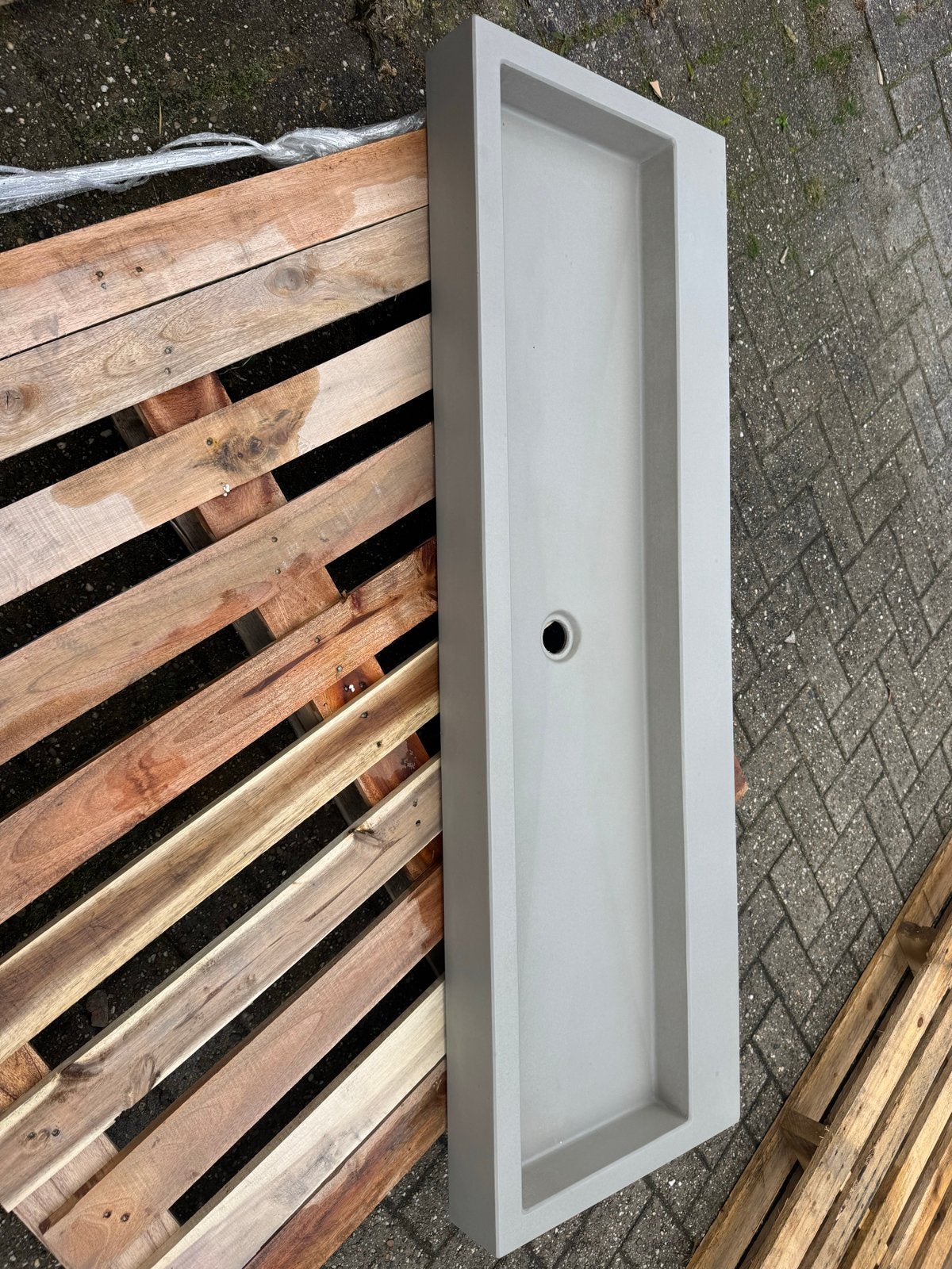 Detremmerie betonnen wastafel 140x45x10cm, Ophalen, Nieuw, Steen, Wastafel