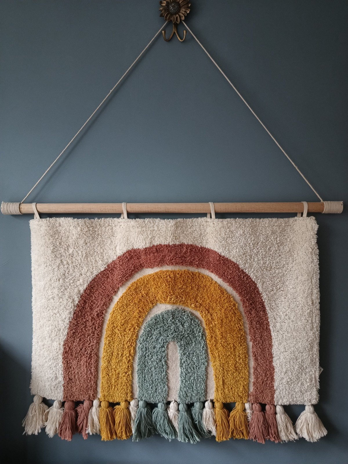 Wandkleed regenboog met franjes en houten ophangsysteem, Huis en Inrichting, Ophalen, Boho, Meerkleurig, Zo goed als nieuw