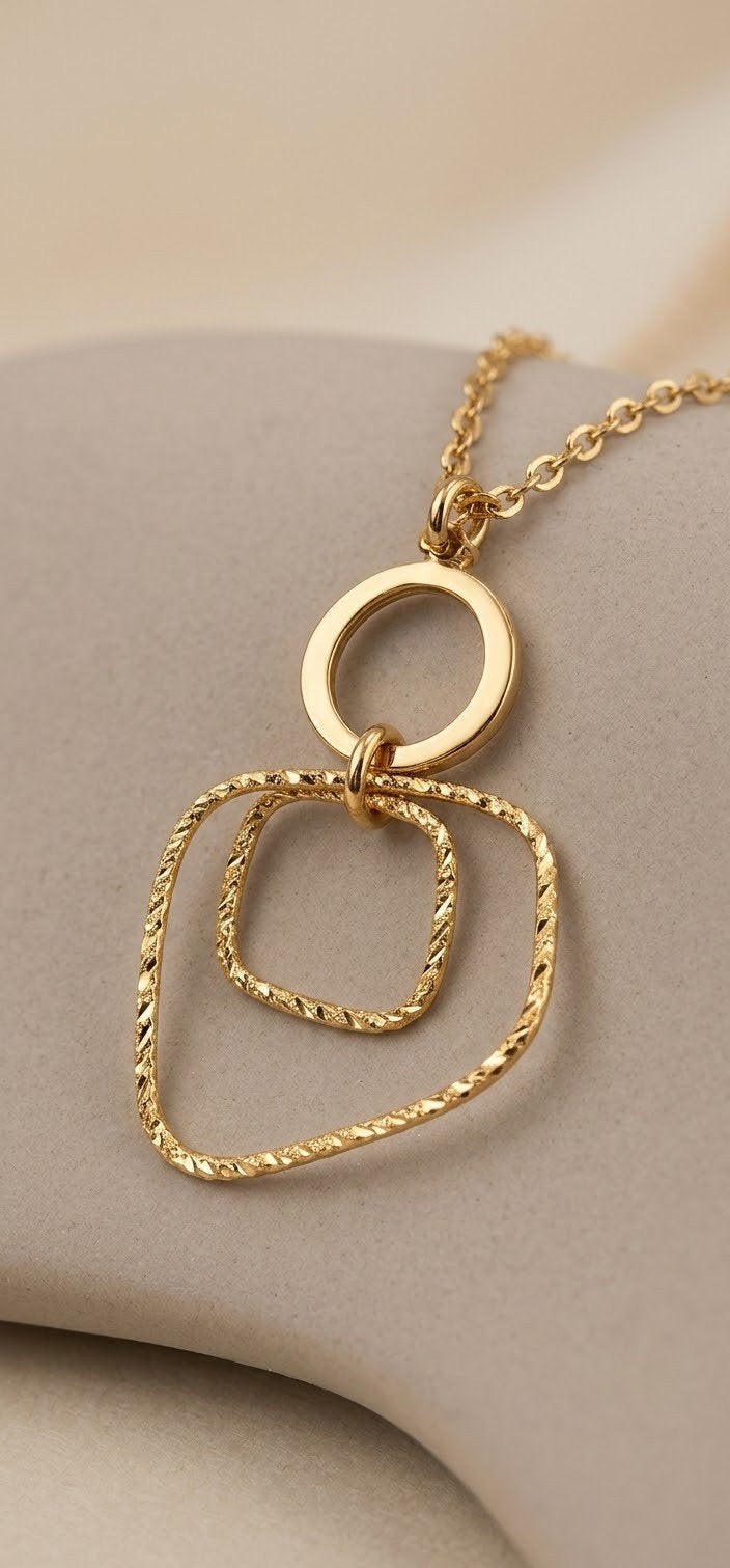 Italiaanse 18K Gouden Ketting met Decoratieve Hanger, Ophalen of Verzenden
