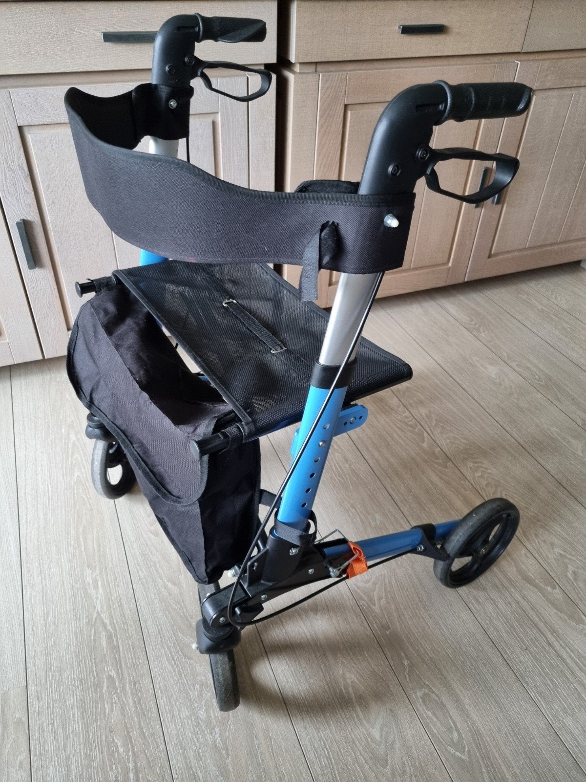 rollator blauw, Ophalen, Gebruikt