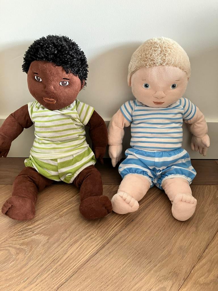 IKEA Lekkamrat antroposofische zachte poppen met kleding, Kinderen en Baby's, Speelgoed | Poppen, Ophalen of Verzenden, Zo goed als nieuw