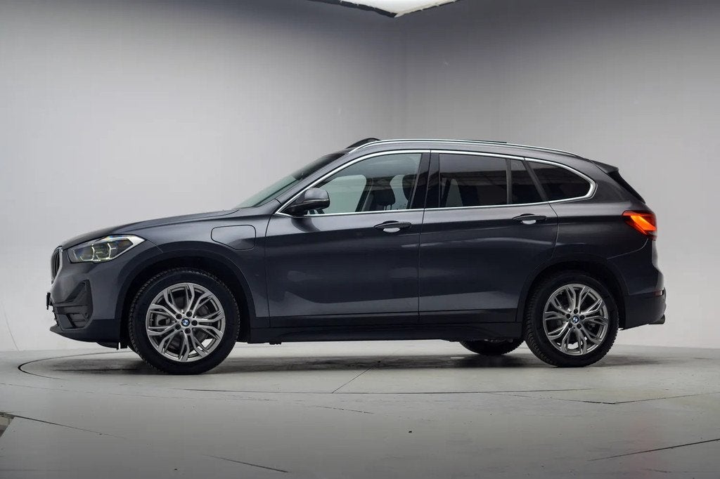 BMW X1 xDrive 25e eDrive Edition Aut. [ Panorama Camera Navi, Auto's, 125 pk, Gebruikt, 750 kg, Bedrijf