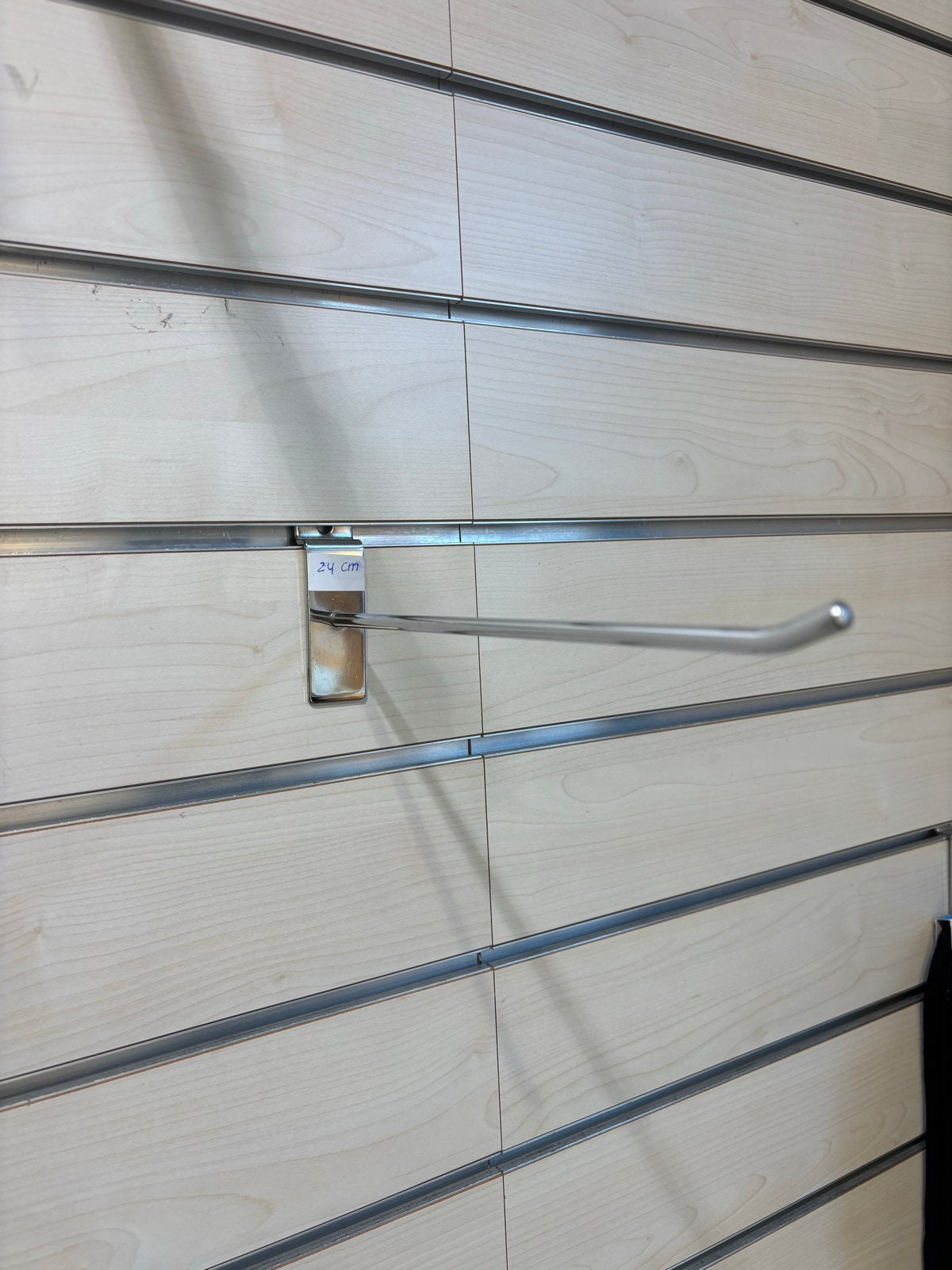 Winkelhaak 24 cm voor slatwall, Ophalen