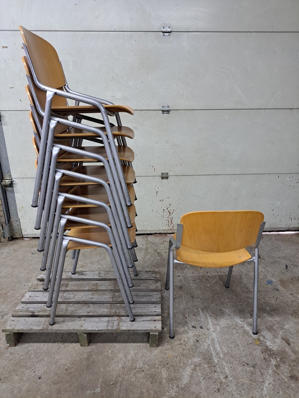 Set van 7 stapelbare stoelen - Hout en Metaal, Huis en Inrichting, Stoelen, Ophalen, Gebruikt, Overige kleuren, Vijf, Zes of meer stoelen