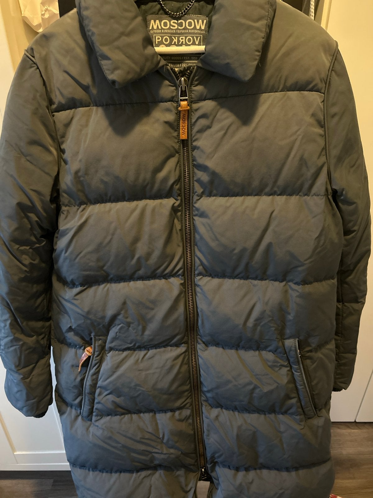 Moscow lange gewatteerde jas - Zo goed als nieuw, Kleding | Dames, Jassen | Winter, Ophalen of Verzenden, Zo goed als nieuw, Maat 38/40 (M)