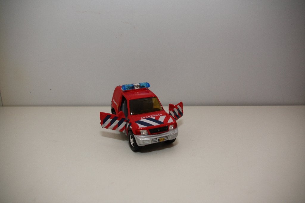 Brandweerjeep met licht en geluid. Nieuwstaat., Ophalen of Verzenden, Zo goed als nieuw