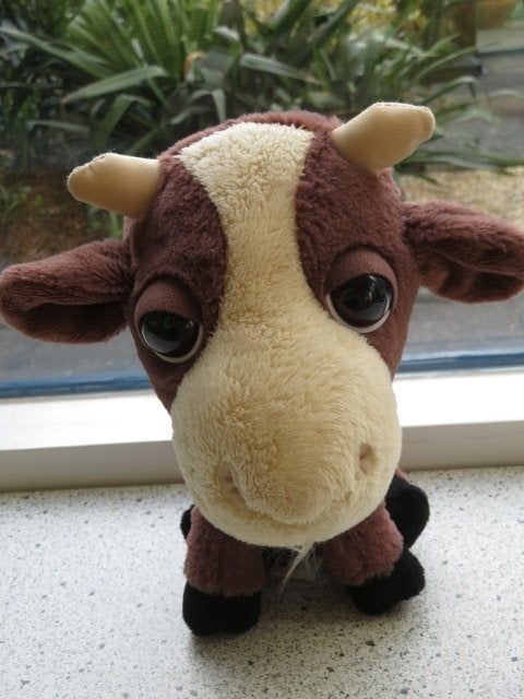 Bruine Koe of stier merk Big Headz TCC Global, Kinderen en Baby's, Speelgoed | Knuffels en Pluche, Ophalen of Verzenden, Zo goed als nieuw