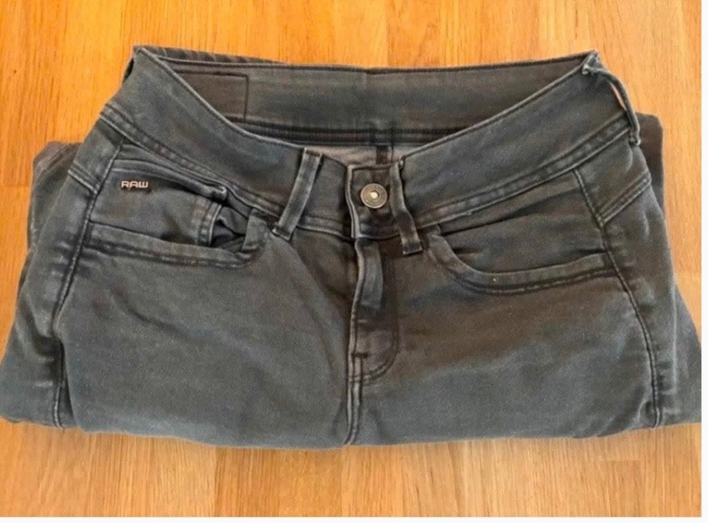 Jeans 2 stuks dames merk G-STAR RAW. W 27 en L 30 en 32, Kleding | Dames, Verzenden, Zo goed als nieuw, Blauw, W27 (confectie 34) of kleiner