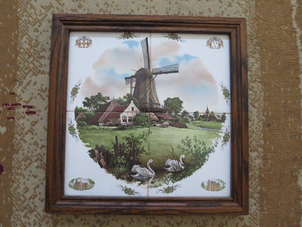 4 MOOIE TEGELS VAN EEN MOLEN 35/35 CM INGELIJST, Antiek en Kunst, Antiek | Wandborden en Tegels, Ophalen of Verzenden
